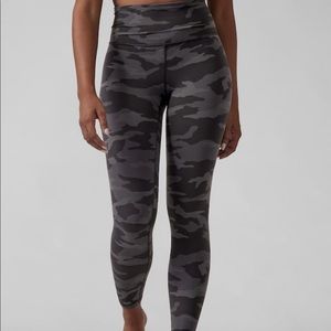 Athleta Elation Camo 7/8 Tight, XS